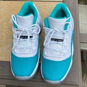 LIKE NEW JORDAN 1 LOW TURBO GREEN GS SIZE 5.5